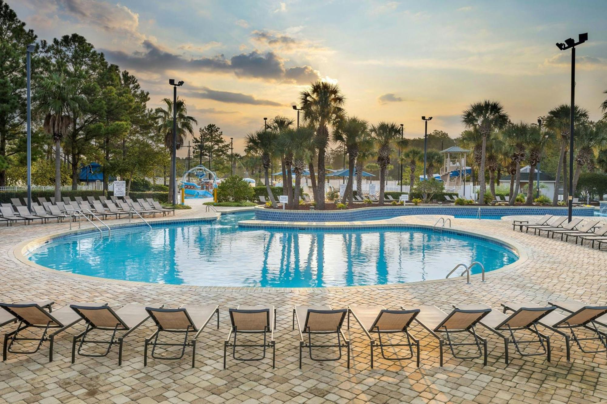 Sheraton Broadway Resort Villas Миртъл Бийч Екстериор снимка